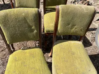 Antikke spisestuestole med grønt sæde