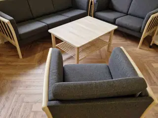 Ny sofasæt med sofabord