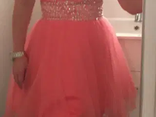 Smuk lyserød kjole