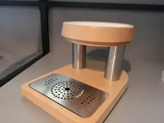 Stativ til saftdispenser