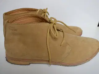Clarks Andre sko 39 beige ruskind