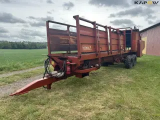 - - - Halmudlægger