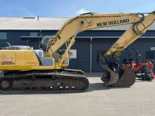 New Holland E215B 21 ton maskine med 2 skovle.