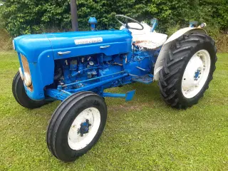Ford dexta 