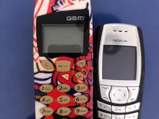 To gamle Nokia 