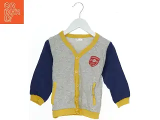 Børne cardigan med basketball motiv fra Pepco (str. 104)