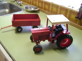 Modeltraktor IH 966