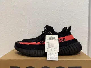 Yeezy 350 v2