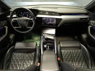 Audi e-tron 55 S-line Sportback quattro