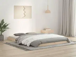 Sengeramme 140x200 cm massivt fyrretræ