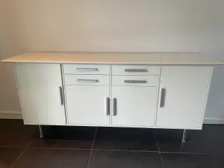 Skænk hvid 