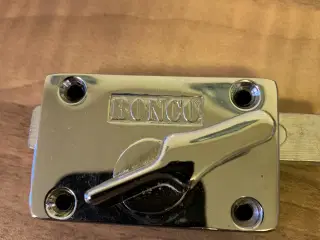 Toiltskilt med alt til montering