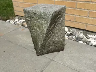 Vand skulptur i granit