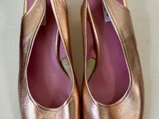 Dune, slingbacks str. 40