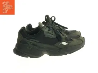 Sorte sneakers fra Adidas (str. 38,5)