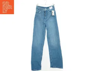 Jeans i blå farve fra H&M (str. 164)