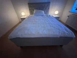 Komplet soveværelse sælges 
