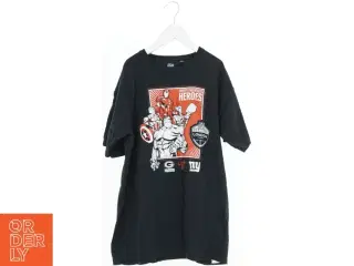 Sort T-shirt med superhelte print fra Marvel (str. 170)
