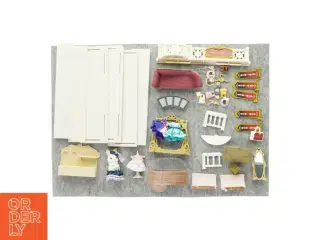 Stormagasin med en masser af tilbehør fra Sylvanian (str. 50 x 25 x 27 cm (lukket) )
