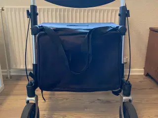 Letvægts sammenklappelig rollator