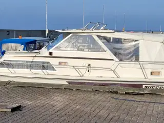 rummelig motorbåd 28 fod