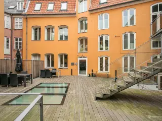 INGEN BINDING - Hyggeligt og charmerende kontor på 119 m²