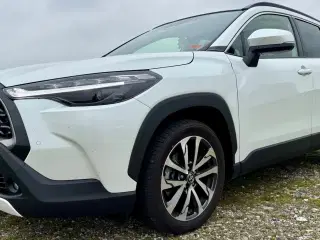 Toyota Corolla Cross 2,0 Hybrid Elegant CVT Van