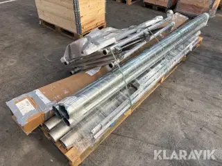 Blandet lot rullestillads, rør, tagrender, stålbordplade