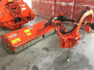 Kuhn TBE242 Med hammerslagler.