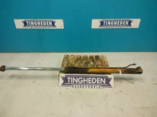 Ford 550 Løftecylinder D5NNL905D