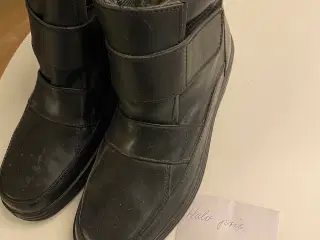 Ambre støvle med dejlig blød foder. Aldrig brugt. 