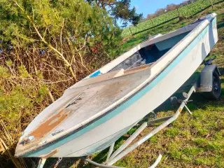 🐟 Gammel fiskebåd sælges – Gør det selv-projekt ⚓
