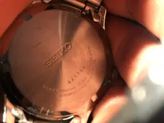 Seiko Quartz 100m 42mm herreur