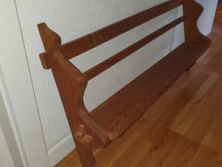 Tallerkenhylde i teaktræ 