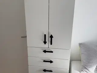 Klædeskab “småstad/platsa” IKEA