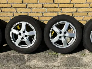 Originale Toyota fælge med Vredestein dæk