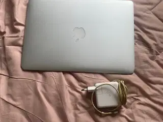 MacBook Air Early 2014 128 gb ssd 4 gb RAM