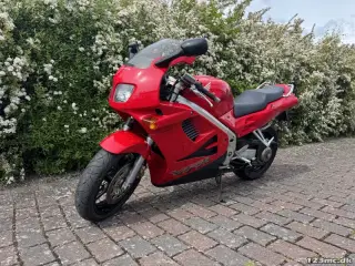 Honda VFR 750