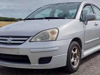 Suzuki Liana sedan