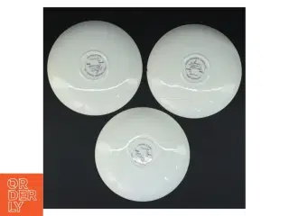 Porcelænskopper og -tallerkener med dekoration fra Irma (str. Underkop 17,5 x 2 cm kop 15 x 11,5 x 7,5 cm)