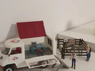 Schleich dyrlægebil med hest, føl