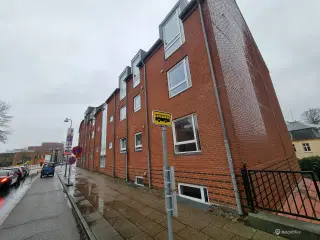 113 kvm klinik-/kontorlokale udlejes