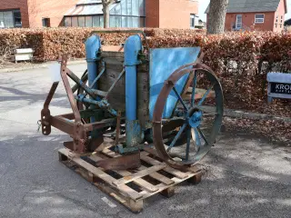 Gl Kartoffellægger.