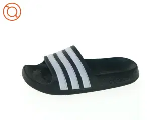 Badetøfler fra Adidas (str. 28)