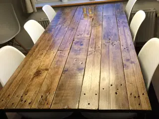 Spisebord / skrivebord