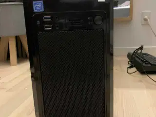 Fin lille gamer pc (Selvbyg)