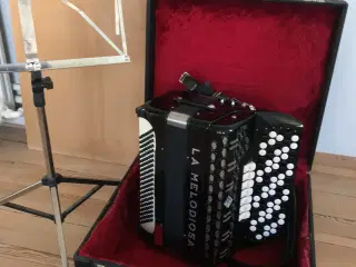 Harmonika sælges