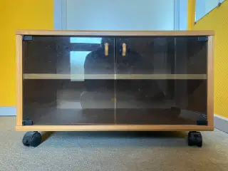 TV bord med glaslåger