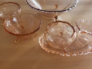 Antikt sæt lyserødt glas