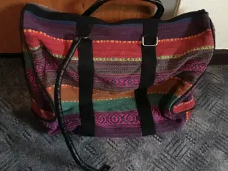 Stor taske til salg
